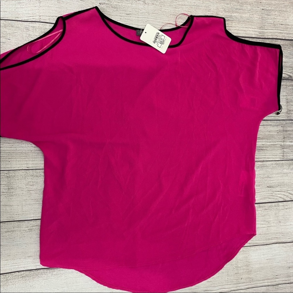 Vince Camuto Pink Lightweight Blouse Women's Size Medium NWT